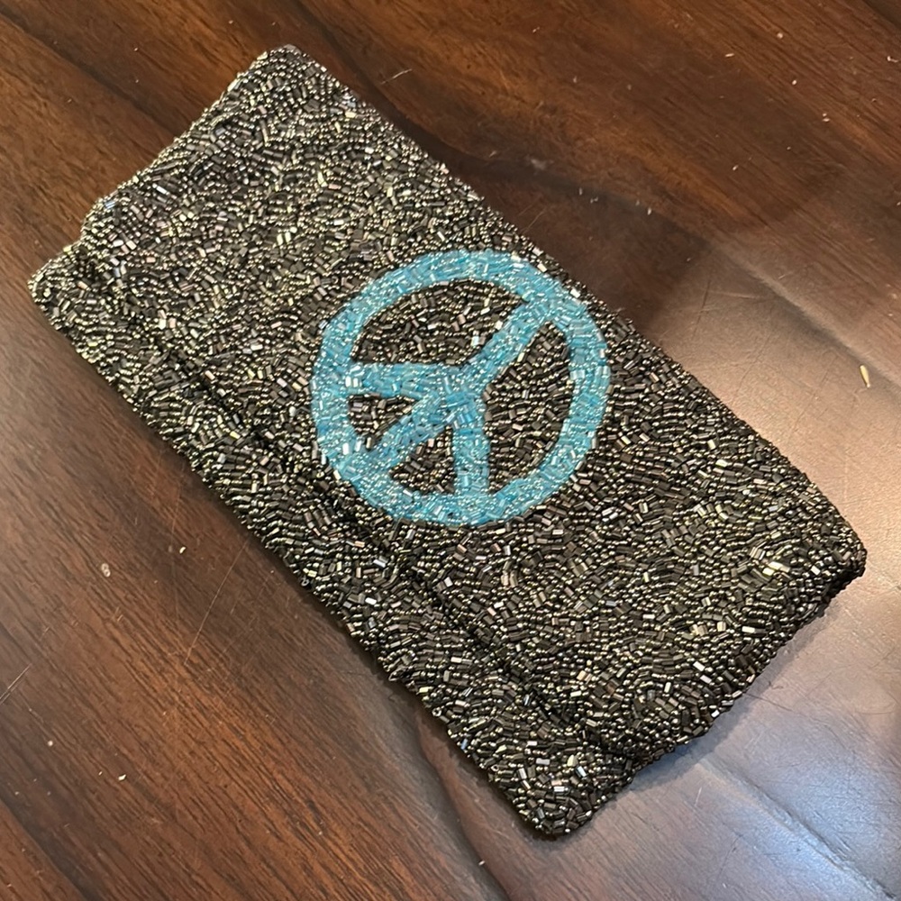 ☮️Moyna Gray & Blue Peace Sign Bugle Beaded fold over zip close evening clutch